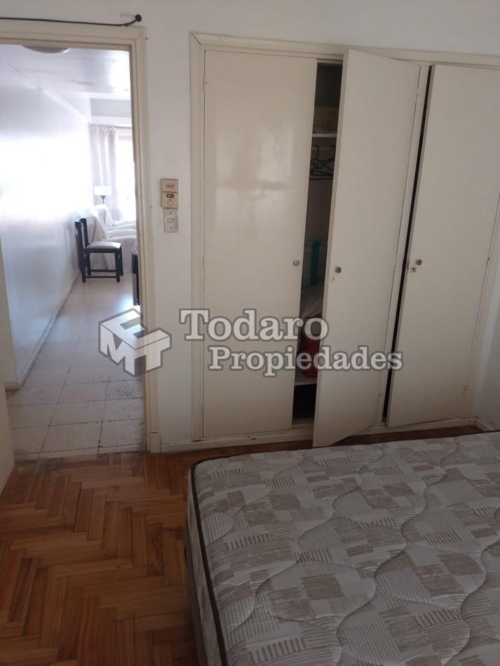 Foto de Dos ambientes a la calle con balcon saliente, imagen 2