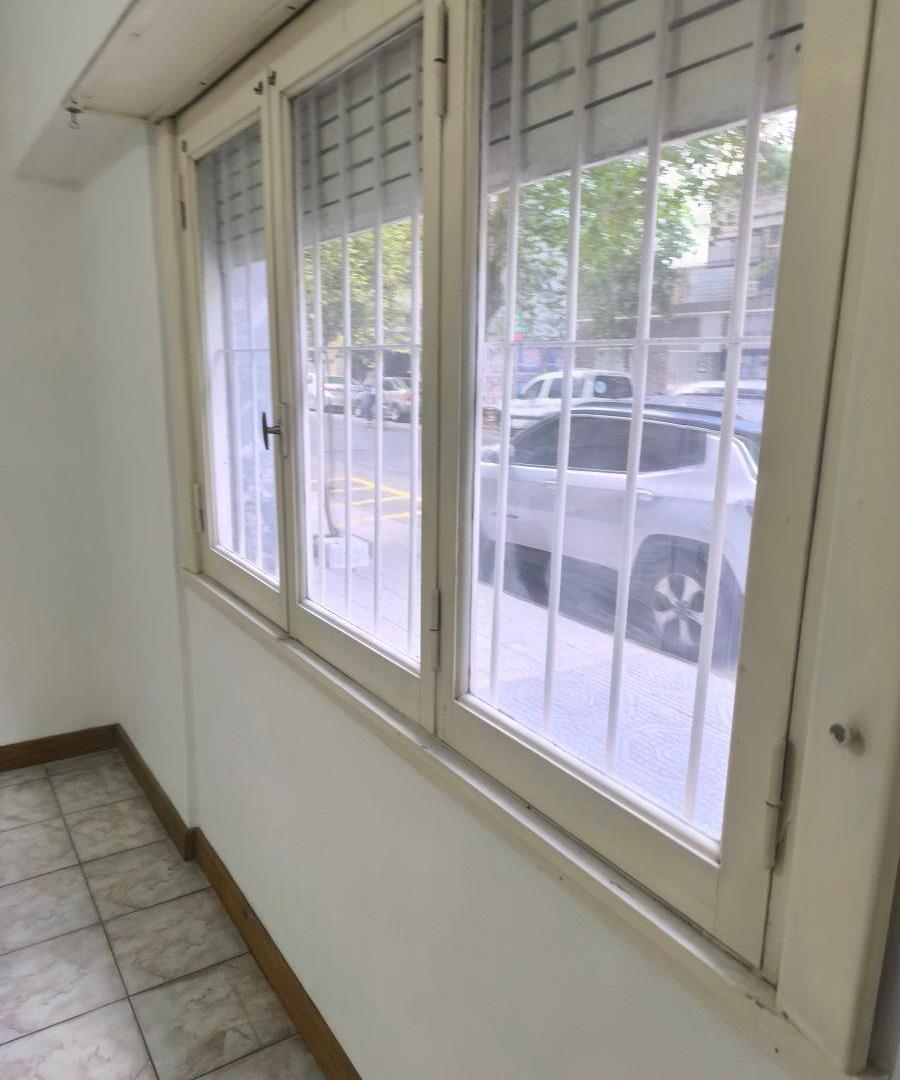 Foto de 3 ambientes a la calle Planta baja La Perla, imagen 3