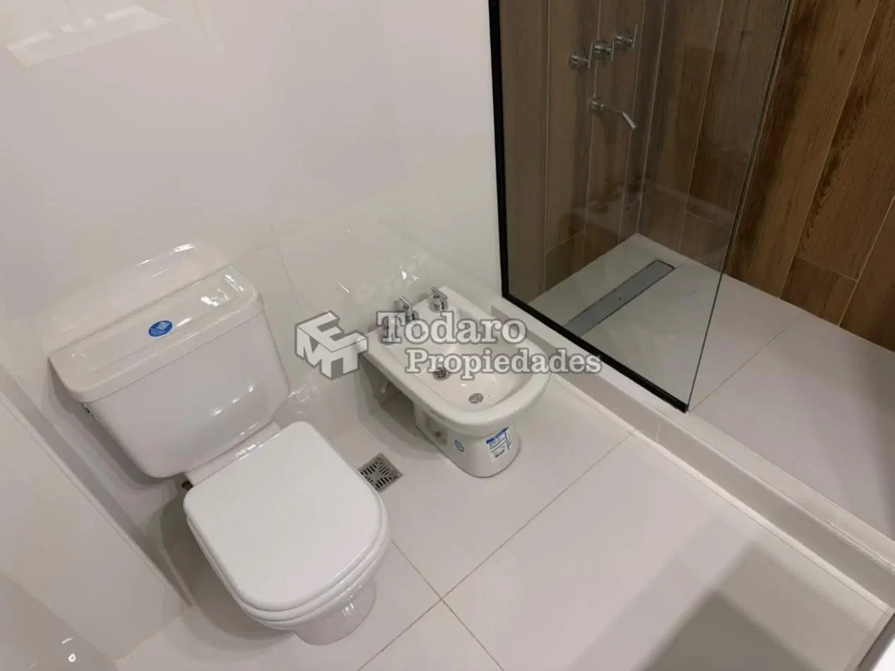 3 ambientes a la calle con balcon y 2 baños Reciclado a nuevo 2