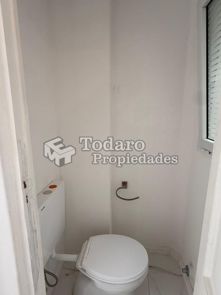 Foto de Excelente departamento 3 ambientes reciclado luminoso y con balcon, imagen 2