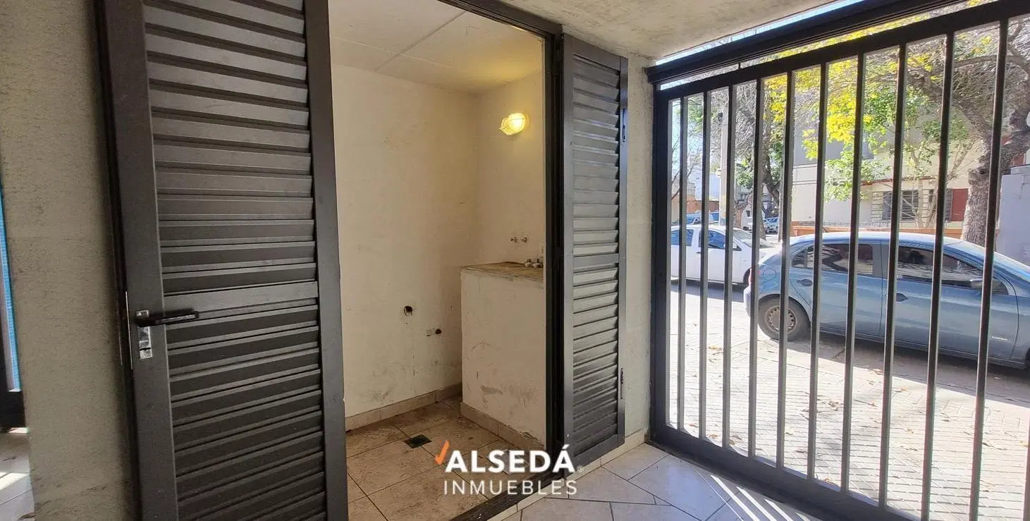 Departamento 1 dor y baulera en Arroyito 5