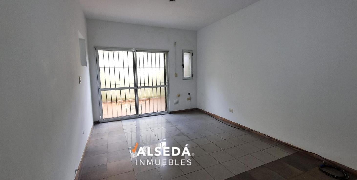 Foto de Casa Duplex 2 dorm c/cochera - Zona Sur, imagen 3