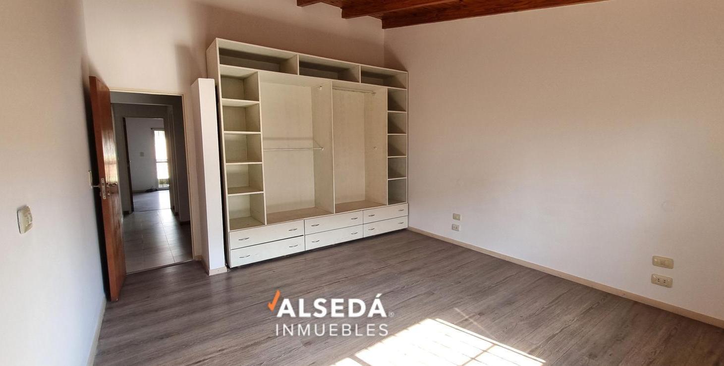 Foto de Casa Duplex 2 dorm c/cochera - Zona Sur, imagen 5