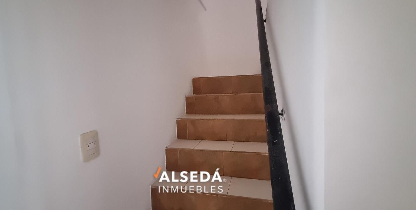 Foto de Casa Duplex 2 dorm c/cochera - Zona Sur, imagen 1