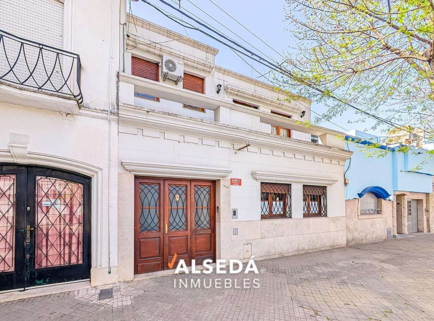 Foto de Casa en venta 4 Dormitorios con Jardin - Abasto, imagen 3
