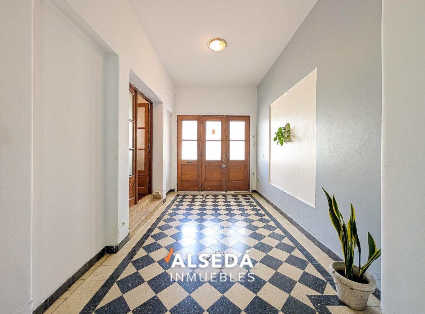 Foto de Casa en venta 4 Dormitorios con Jardin - Abasto, imagen 2