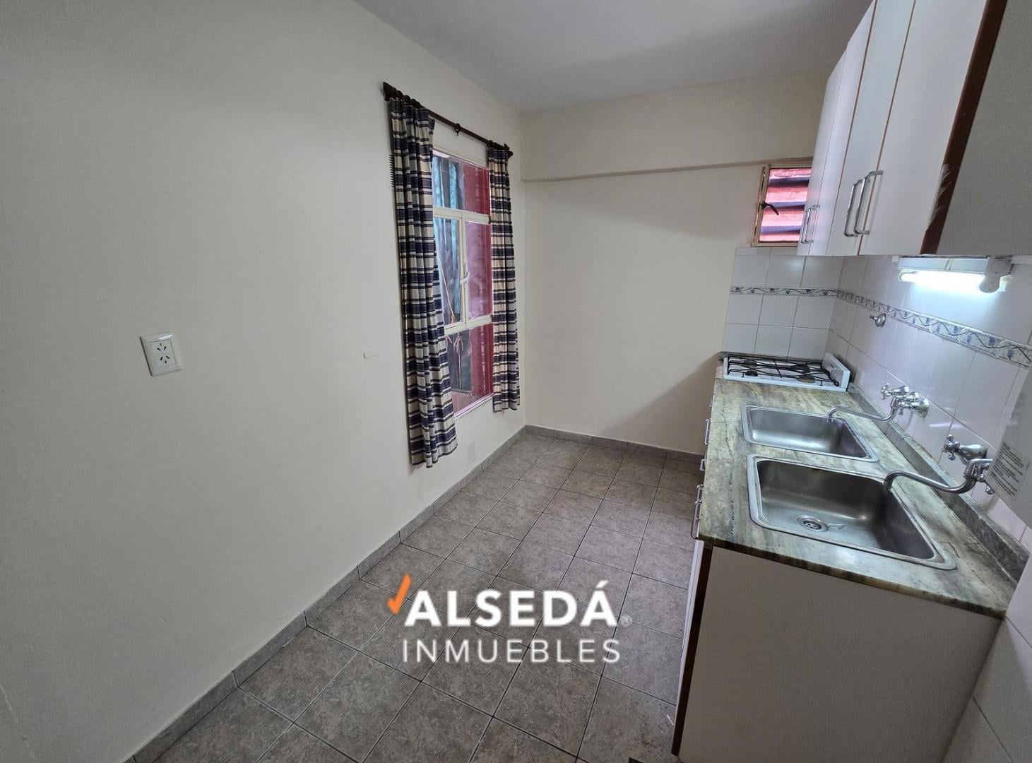 Foto de Departamento de 2 dormitorios - Excelente ubicación, imagen 3