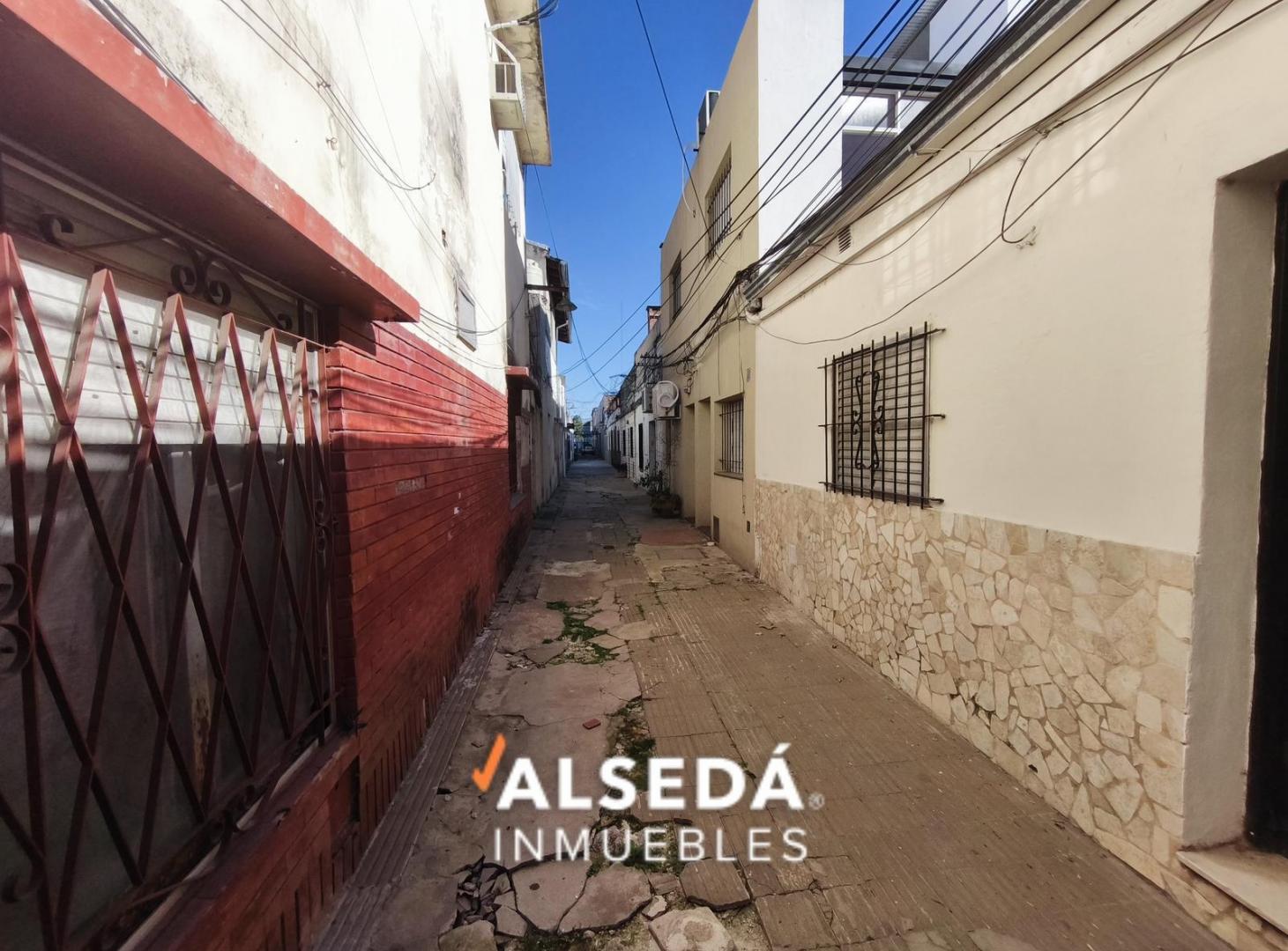 Foto de Casa de pasillo de 3 dormitorios, imagen 3