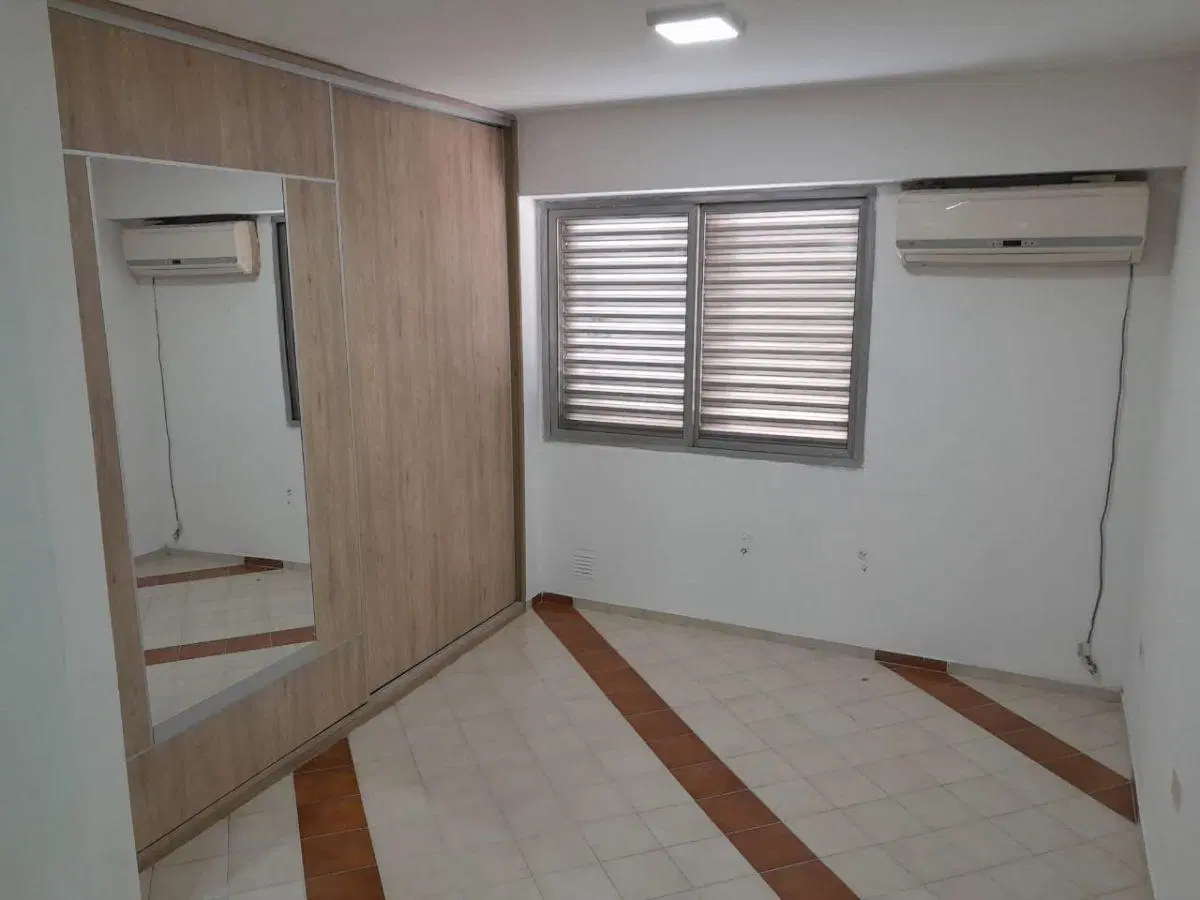 Monoambiente - Excelente Ubicación - Kitch, l/c, bño, dor c/plac - $430M - 3513910444 3