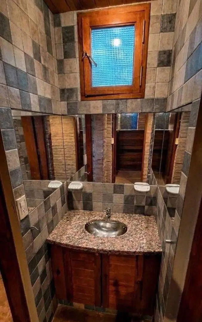 Vendo hermosa casa con pileta y quincho en Tanti 5