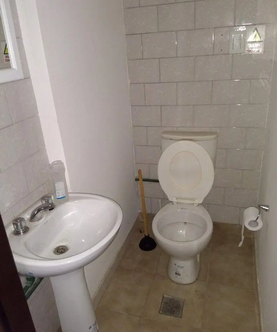 Alquilo local 50 mts2 R. Nuñez 3720 5