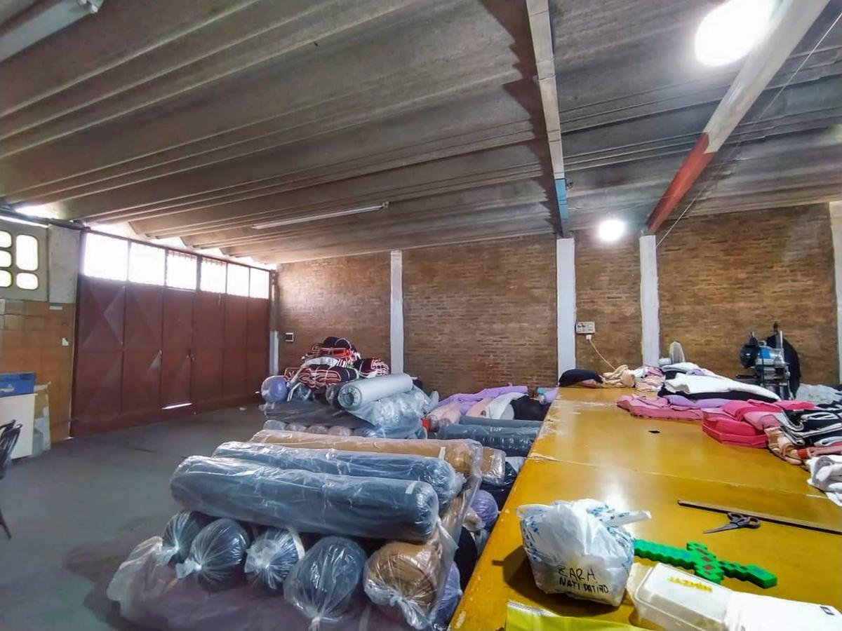 Lote 8,66x38,50 Galpón 130 m² Fondo 200 m² 2