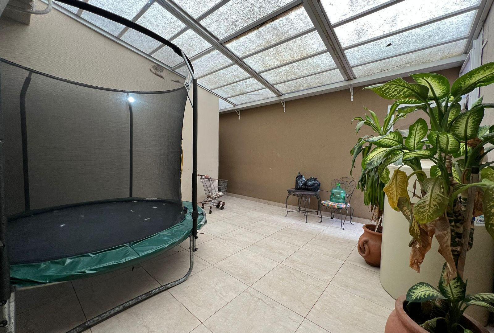 Foto de PH CON 2 PATIOS Y PILETA SIN EXPENSAS EN VENTA CIUDAD MADERO, imagen 2
