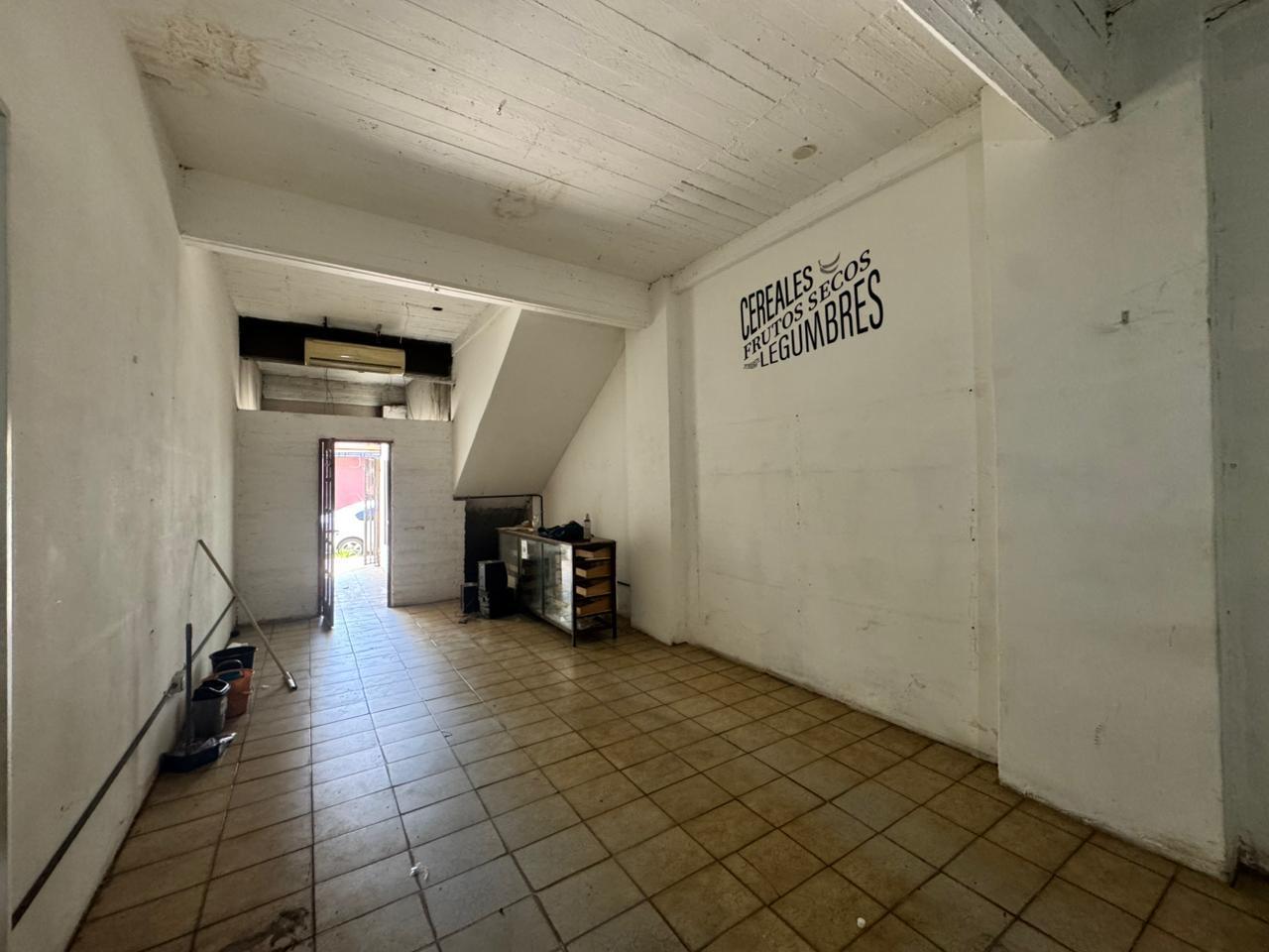 Foto de Local Cerca avenida excelente ubicacion comercial, imagen 2