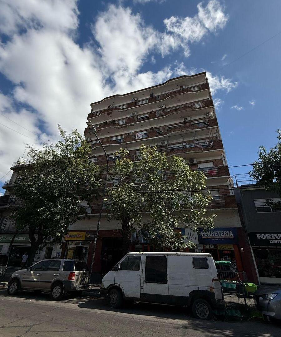 DEPARTAMENTO EN VENTA SOBRE AVENIDA *EXCELENTE UBICACION*