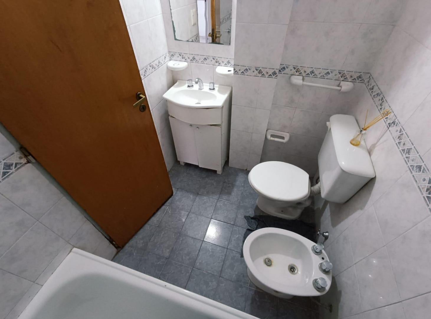 Foto de DEPARTAMENTO EN VENTA SOBRE AVENIDA *EXCELENTE UBICACION*, imagen 4