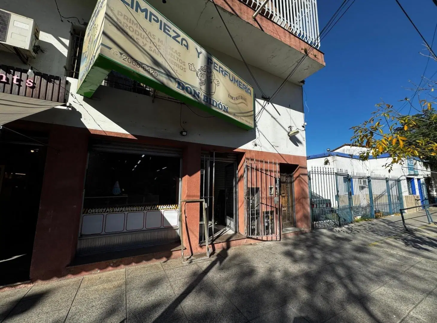 Local 90m2 planta baja con entre piso exc ubi zona comercial 1