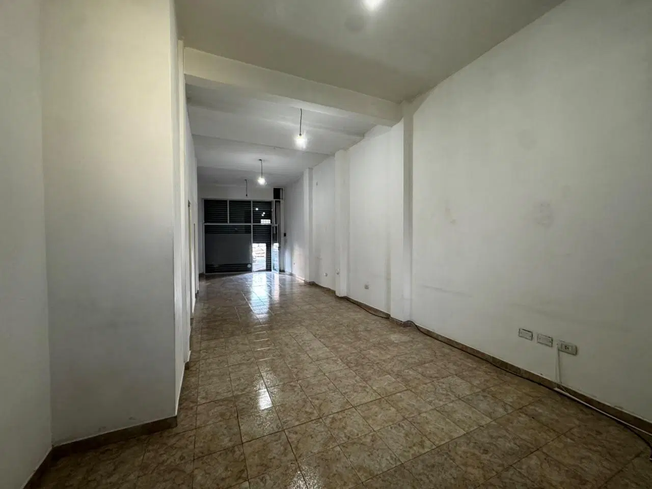 Local sobre Avenida exc ubi 5
