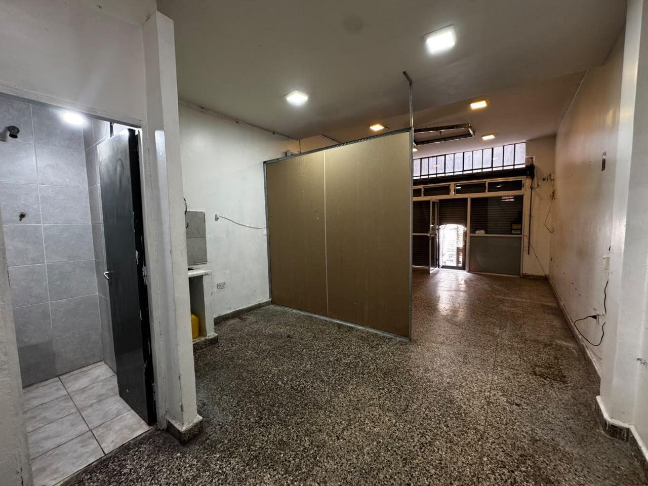 Foto de Local 32m 30m EXCELENTE ZONA, imagen 4