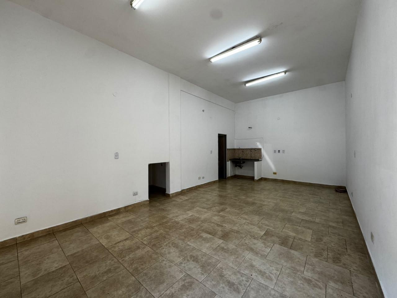 Foto de LOCAL SOBRE AVENIDA 3.5 X 7.5, imagen 2