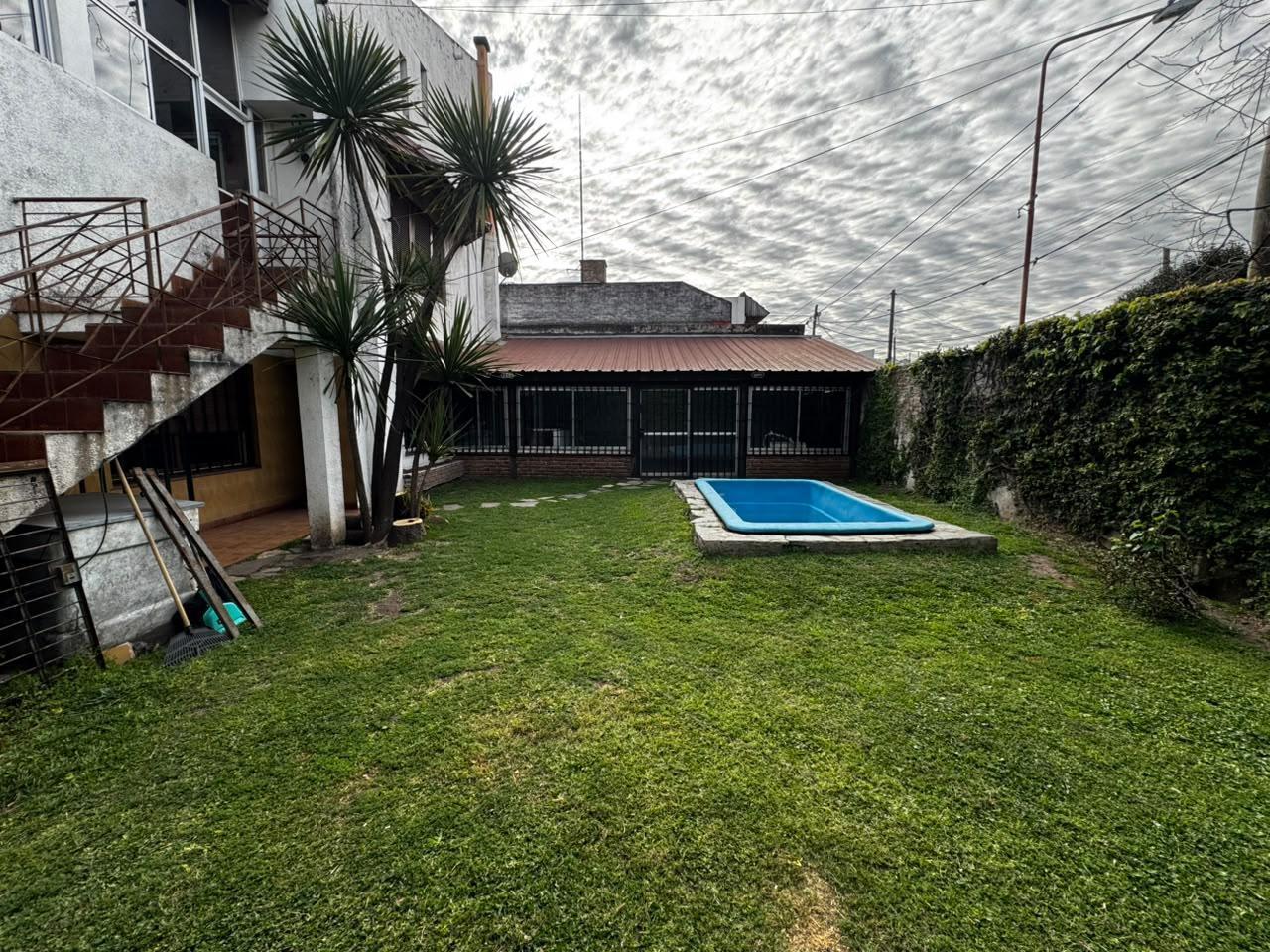 Foto de PH 3amb c/ patio y pileta, imagen 1