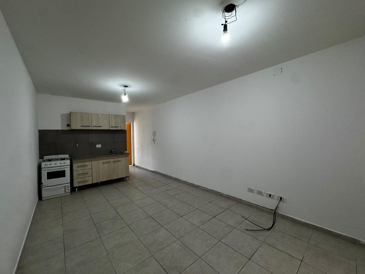 Depto 2amb con balcon y terraza