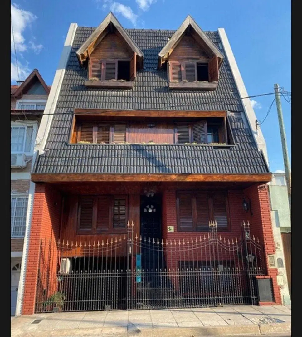 VENTA espectacular casa en Villa del Parque 2