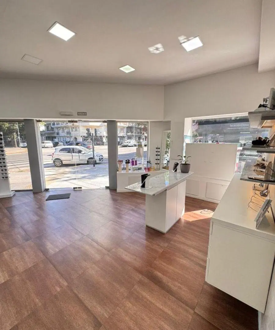 EXCELENTE LOCAL EN ESQUINA - VILLA PUEYRREDÓN - SALVADO PROPIEDADES SRL 5