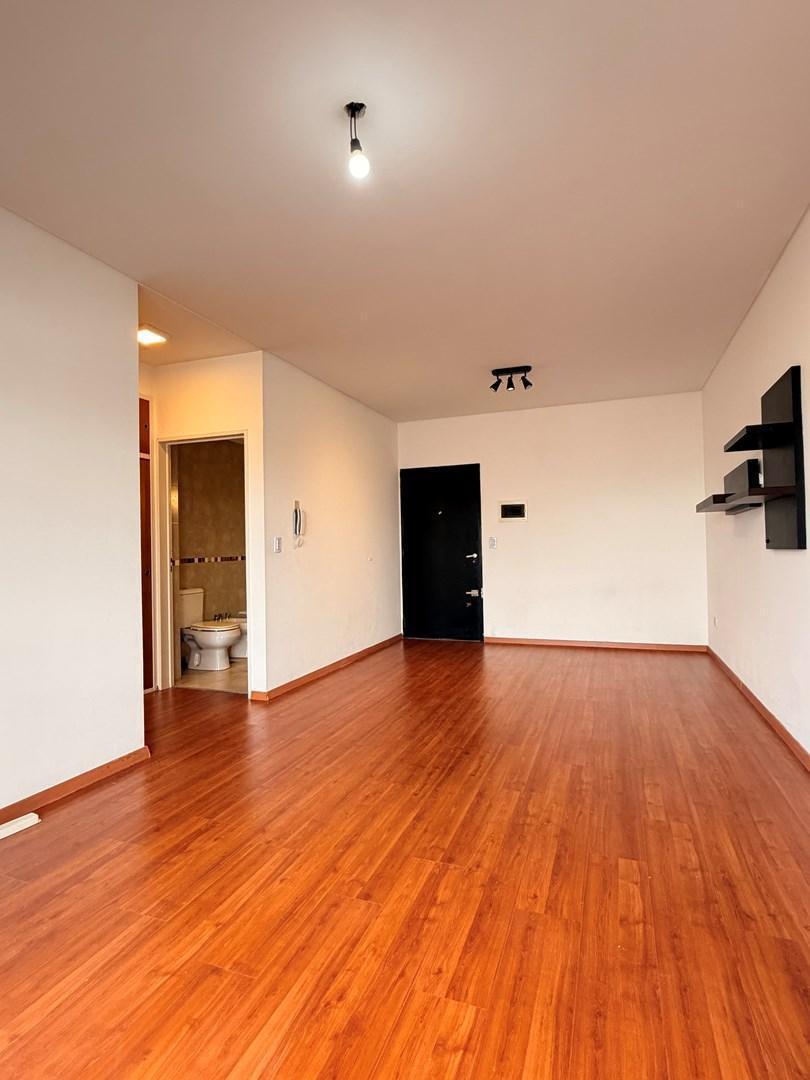 Foto de MONOAMBIENTE EN VENTA CON COCHERA - VILLA PUEYRREDÓN - SALVADO, imagen 2