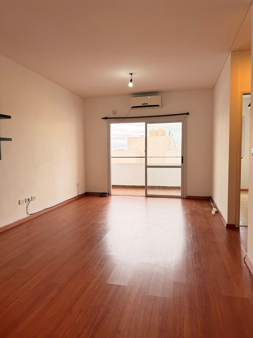Foto de MONOAMBIENTE EN VENTA CON COCHERA - VILLA PUEYRREDÓN - SALVADO, imagen 5