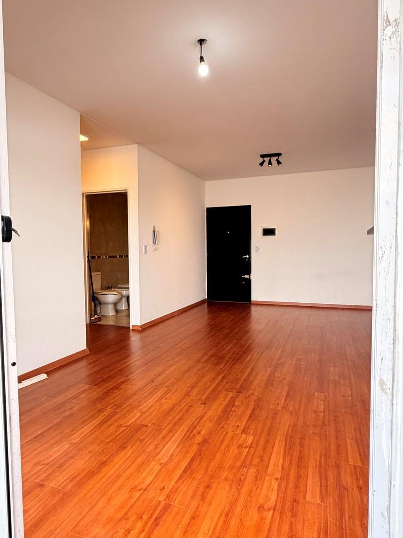 Foto de MONOAMBIENTE EN VENTA CON COCHERA - VILLA PUEYRREDÓN - SALVADO, imagen 3