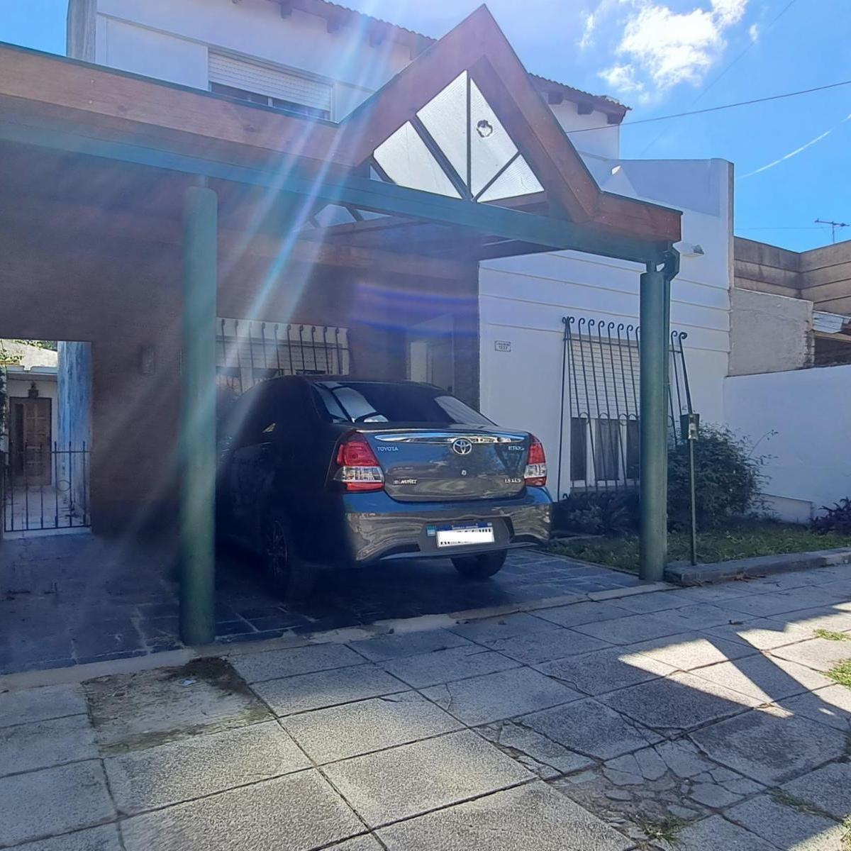 Casa en 2 Plantas Villa Sarmiento 4