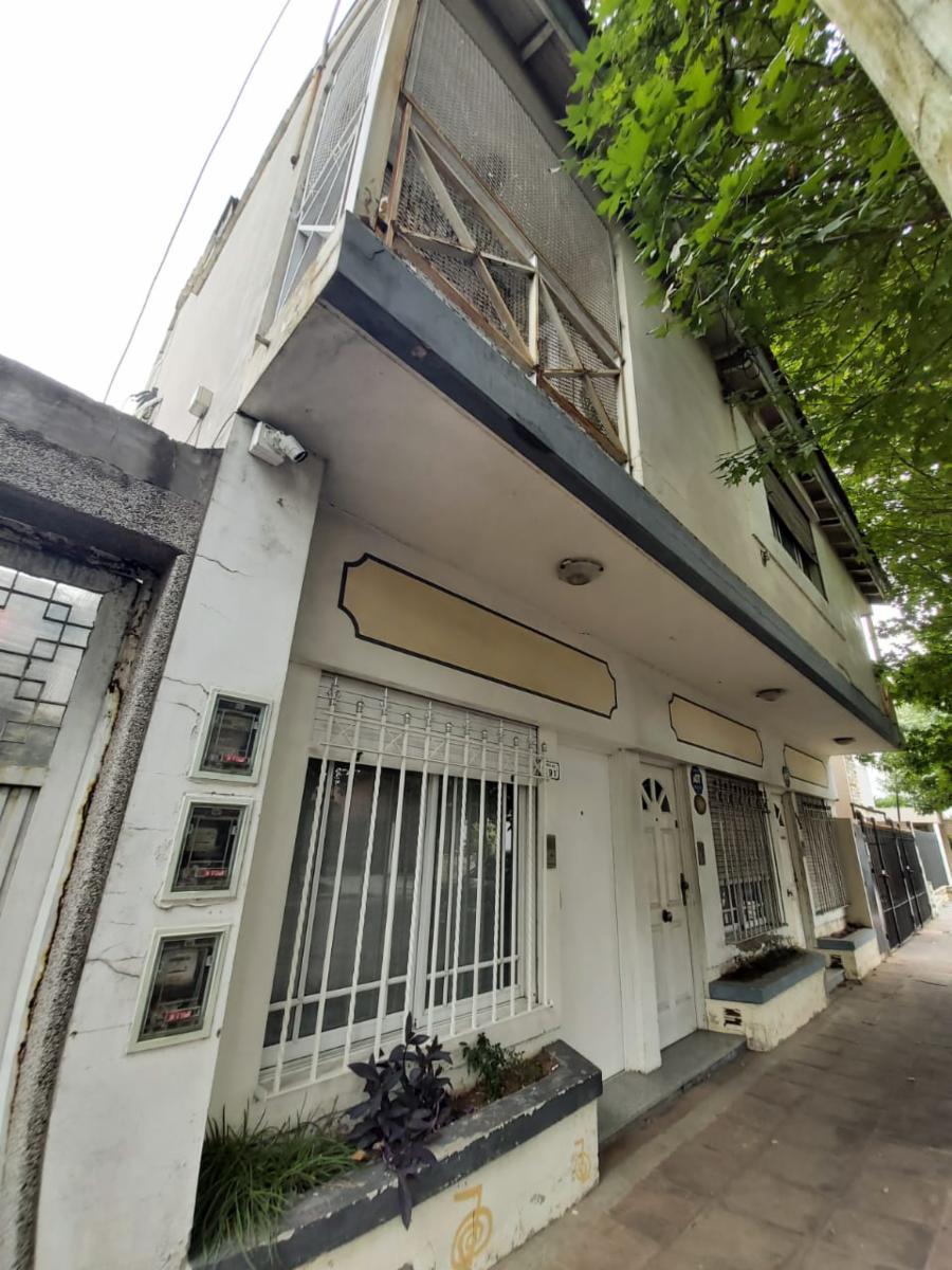 EXCELENTE DUPLEX DE 3/4 AMBIENTES EN RAMOS MEJIA SUR, CALLE AQUILES. DOLARES 92.000. SUSANA QUINELLI