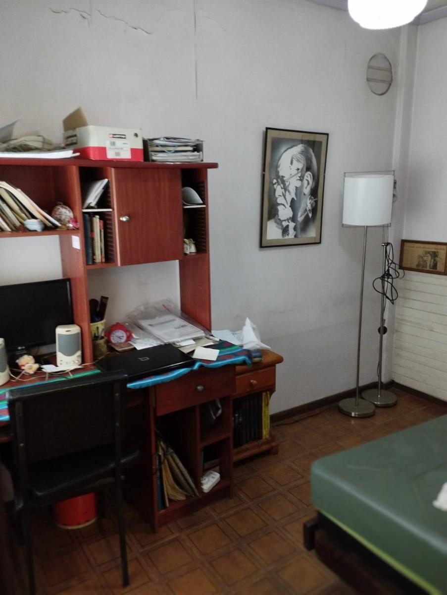Foto de VENTA DE: CASA DE 4 AMBIENTES CON JARDIN EN LOTE DE 11 X 70 M2. A 5, imagen 2
