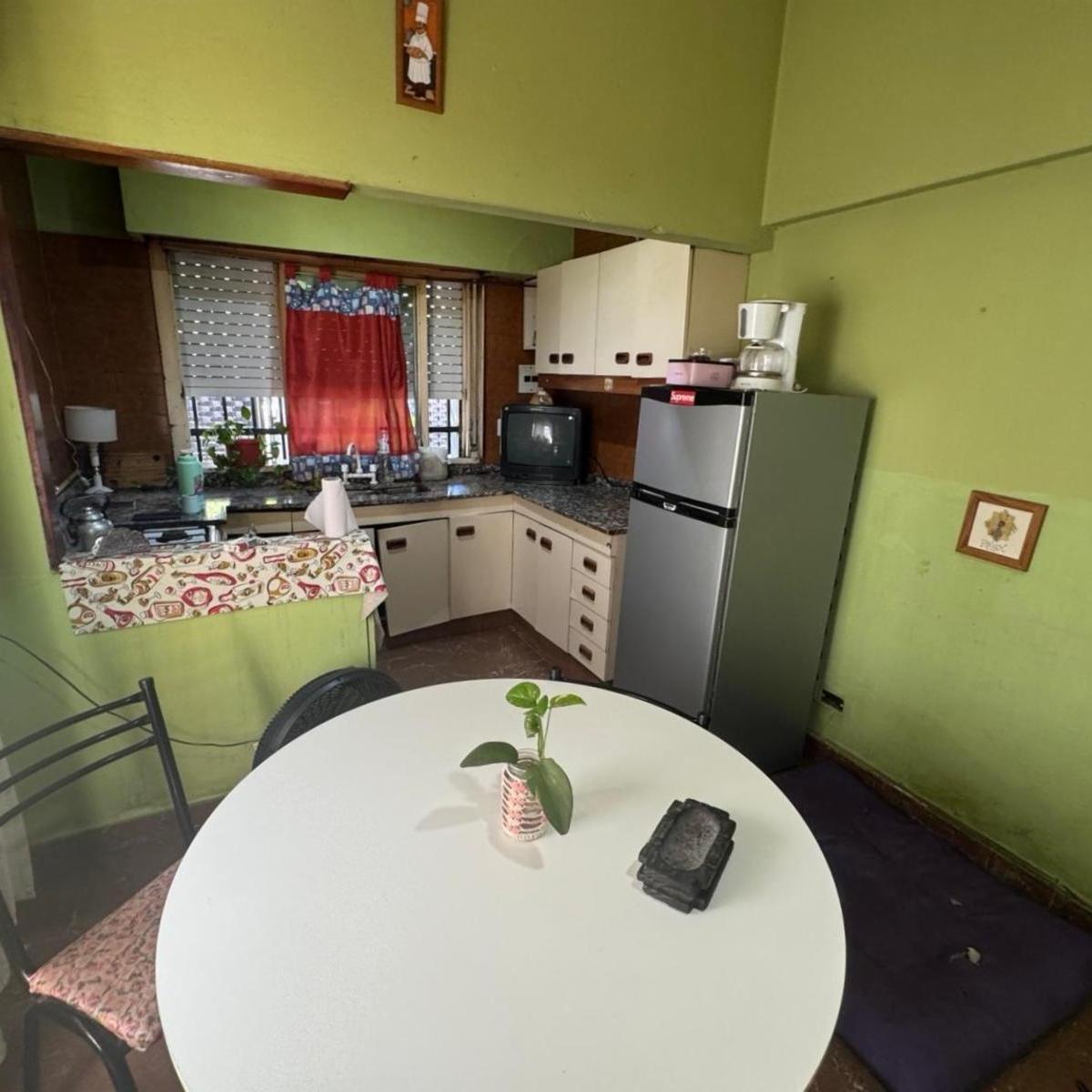 Casa Americana, 3 Amb. V. Sarmiento 1