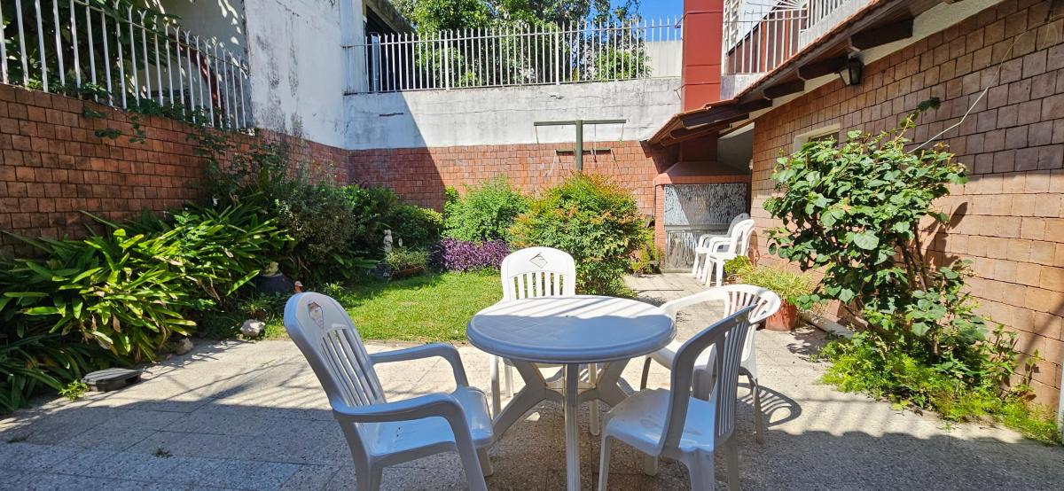 Amplia Casa de 5 Ambientes/lote 2