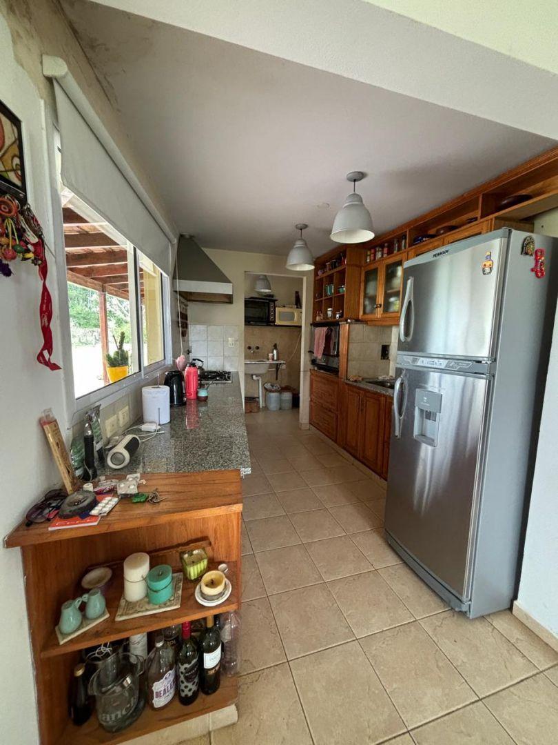 Casa con Galpones, Quincho, Pileta y Parque - El Trebol - R20 5