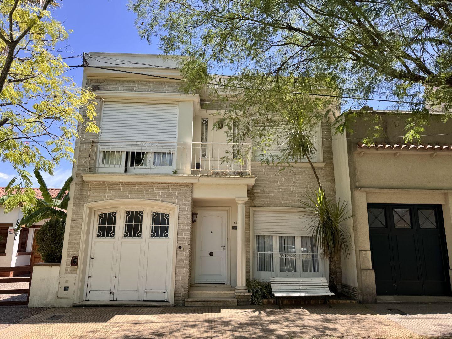 Foto de VIVIENDA ESTILO FRANCES CON INMEJORABLE UBICACION, imagen 2