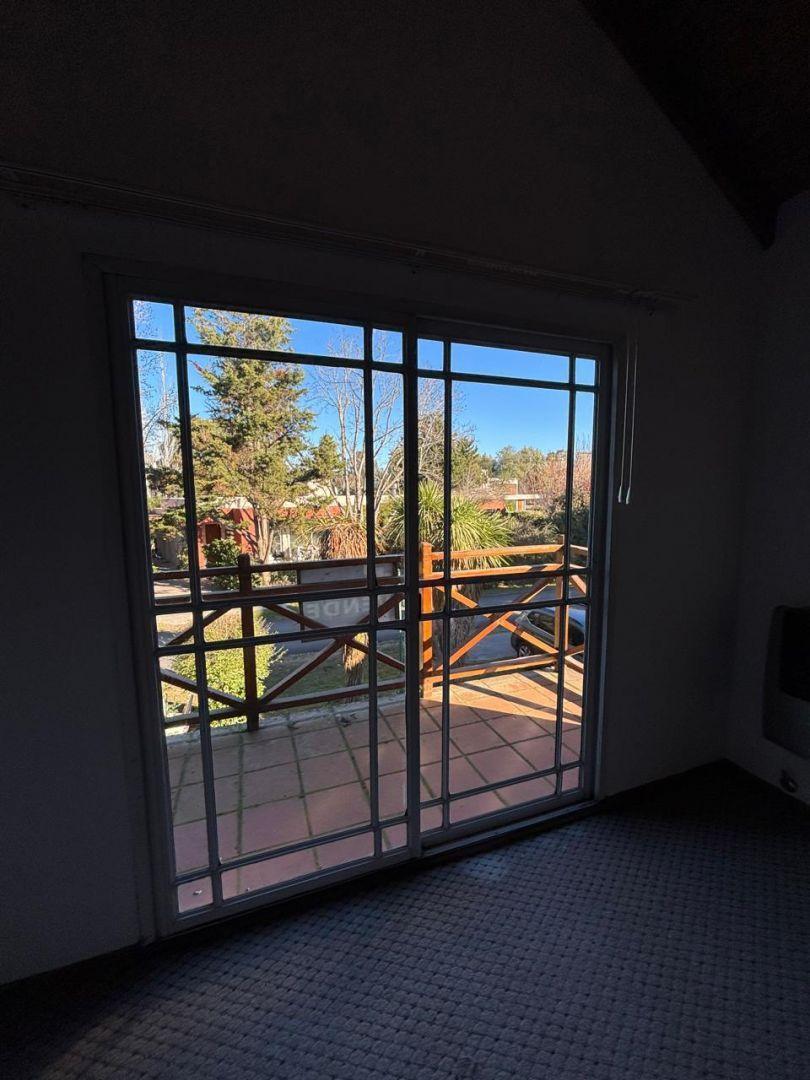 Foto de VIVIENDA ESTILO CHALET CON QUINCHO - GOLF CHASCOMUS COUNTRY CLUB, imagen 4