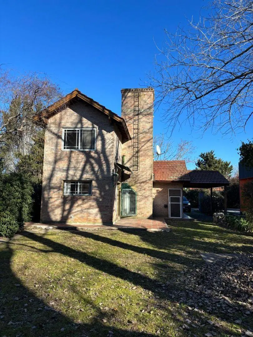 VIVIENDA ESTILO CHALET CON QUINCHO - GOLF CHASCOMUS COUNTRY CLUB 2