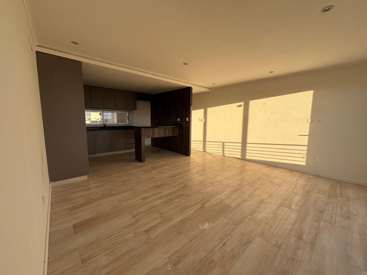 Foto de EXCELENTE DEPARTAMENTO DE 1RA CALIDAD . 3 AMBIENTES AL FRENTE, imagen 1