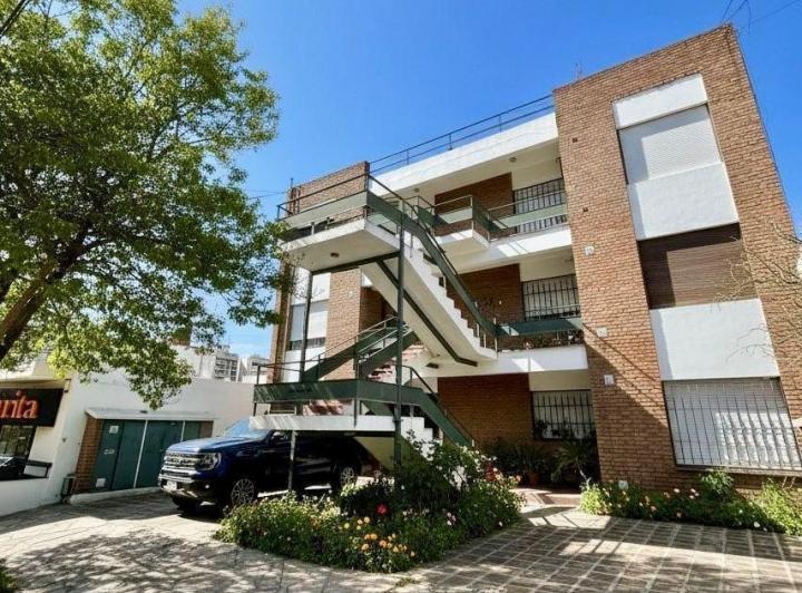 Edificio de 6 deptos en la mejor zona de VCP - EN VENTA 2
