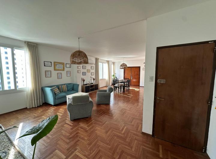 Piso de categoría 4 d. + Cochera en Centro - EN VENTA 4