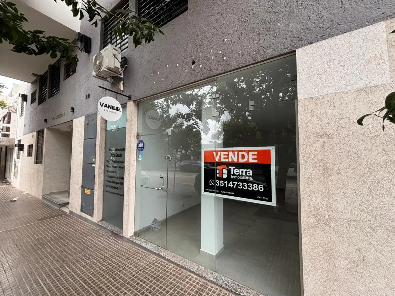 Local comercial c/baño en Alta Córdoba - VENTA Y ALQUILER 1