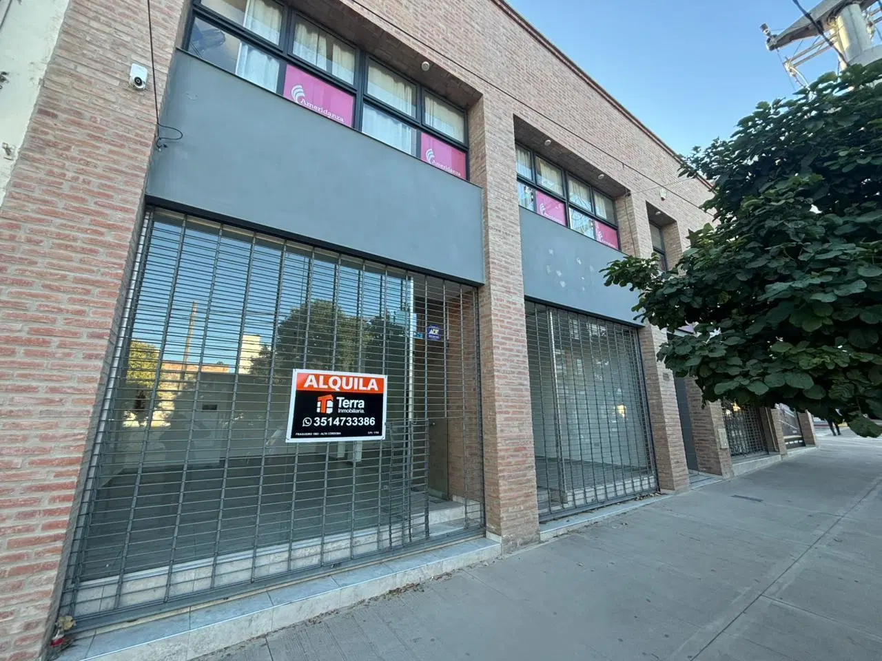 Gran local de 70 M2 en Alta Córdoba - ALQUILER 2