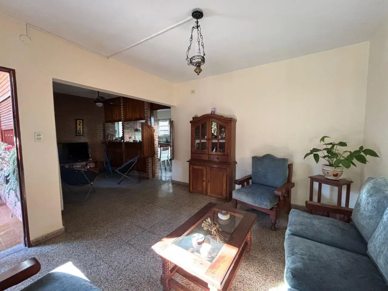 Casa 2 dorm. patio y cochera en Pueyrredón - VENTA 5