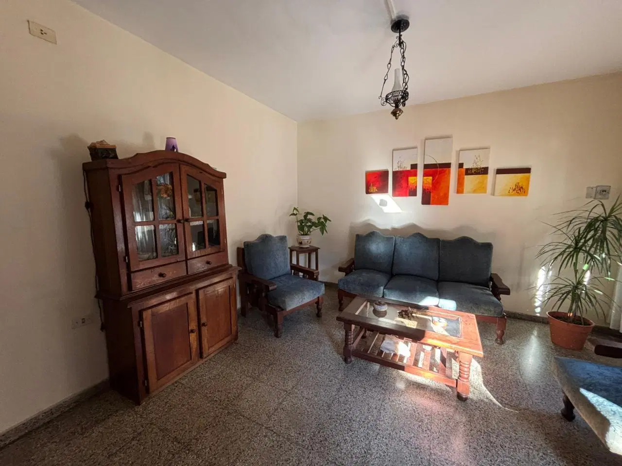 Casa 2 dorm. patio y cochera en Pueyrredón - VENTA 4