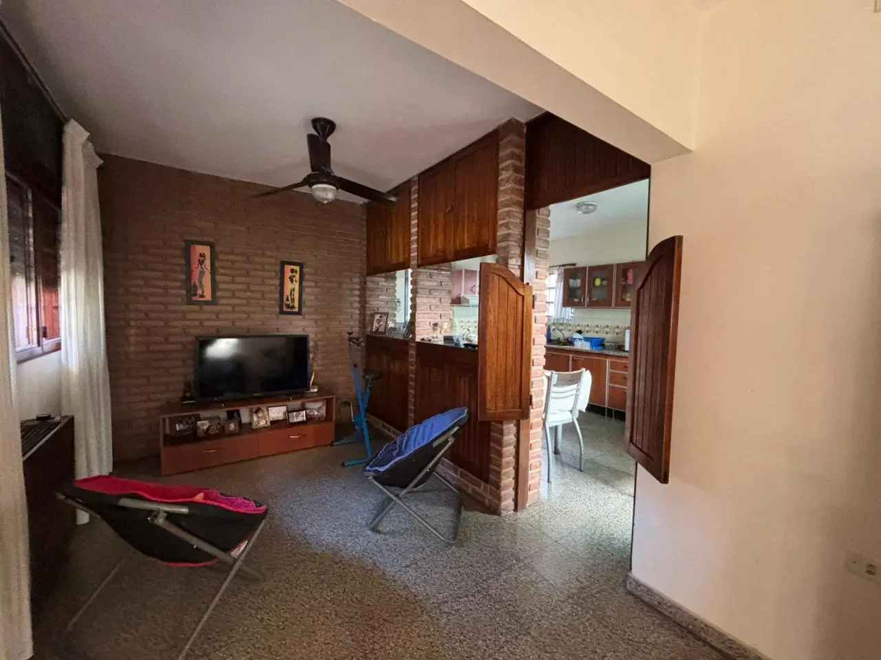Casa 2 dorm. patio y cochera en Pueyrredón - VENTA 3