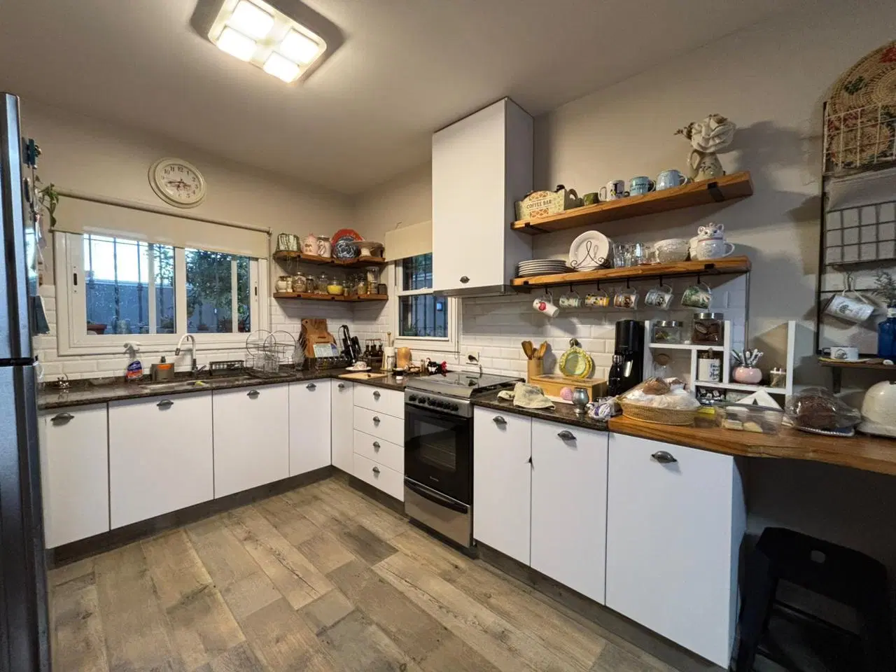 Casa 4 dorm, cochera doble y patio en Jorge Newbery - VENTA 2