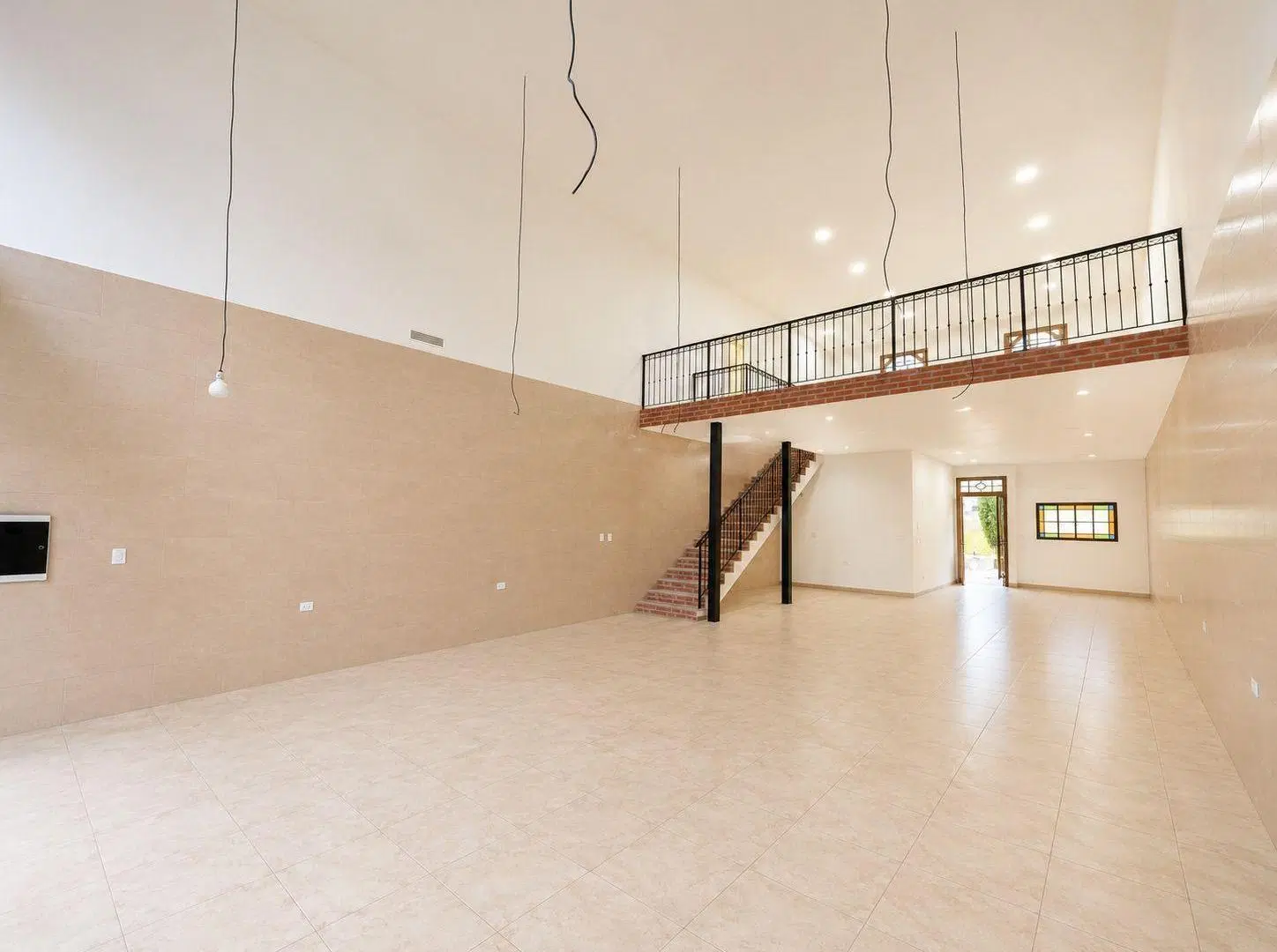 Gran Local Comercial sobre Fragueiro, Alta Córdoba - ALQUILER 4